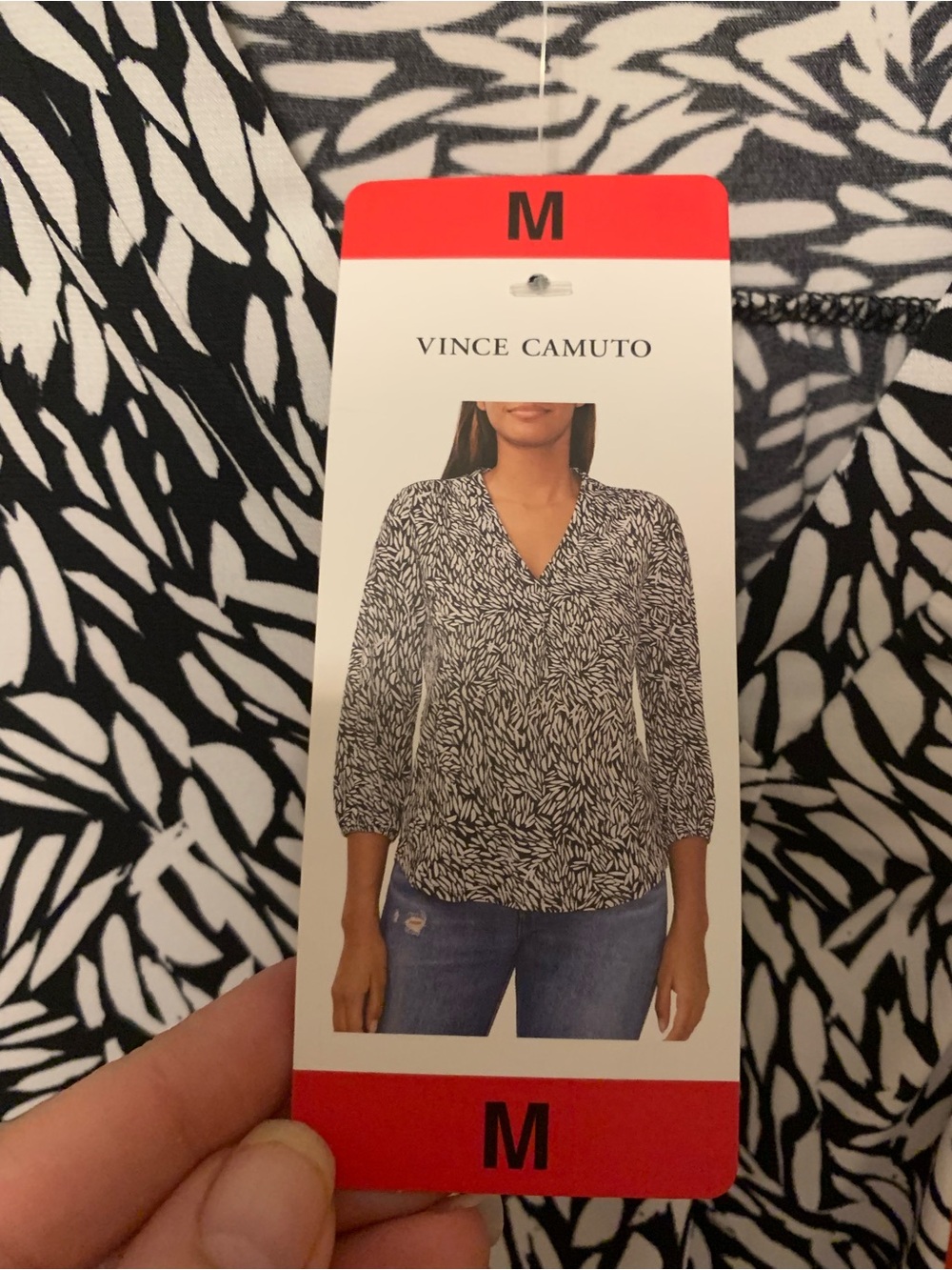New Vince Camuto Black and White Printed V-Neck Blouse. Size M